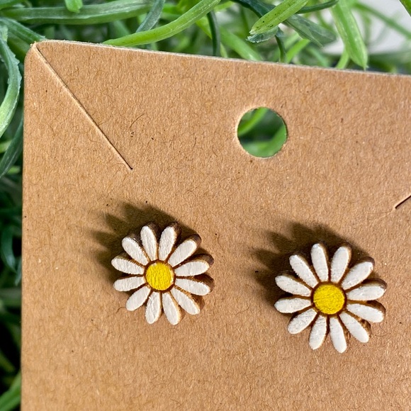 Hand Painted Spring Daisy Wood Stud Earrings - Picture 1 of 1
